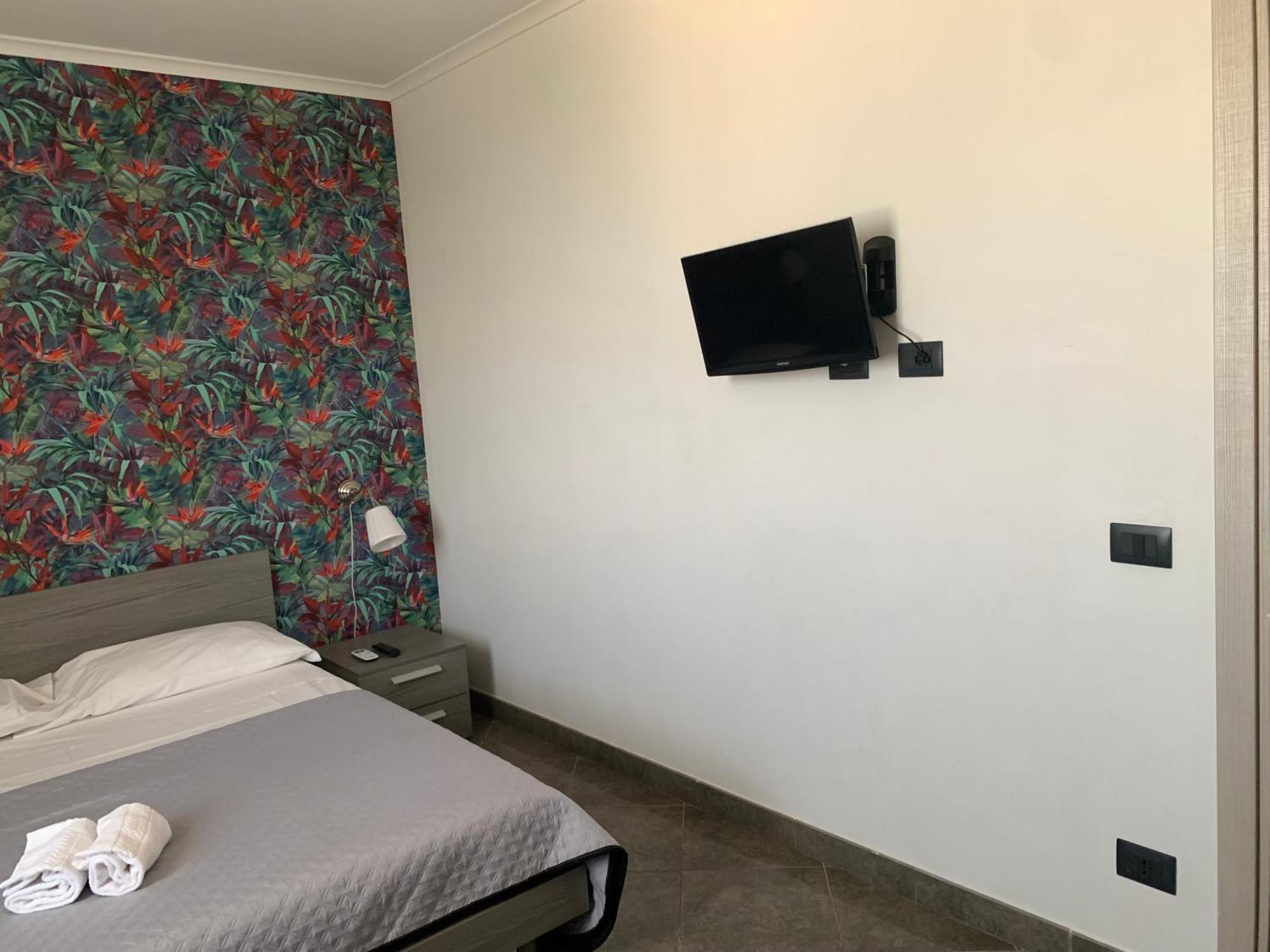Raggio Di Sole Aparthotel San Cesareo Luaran gambar